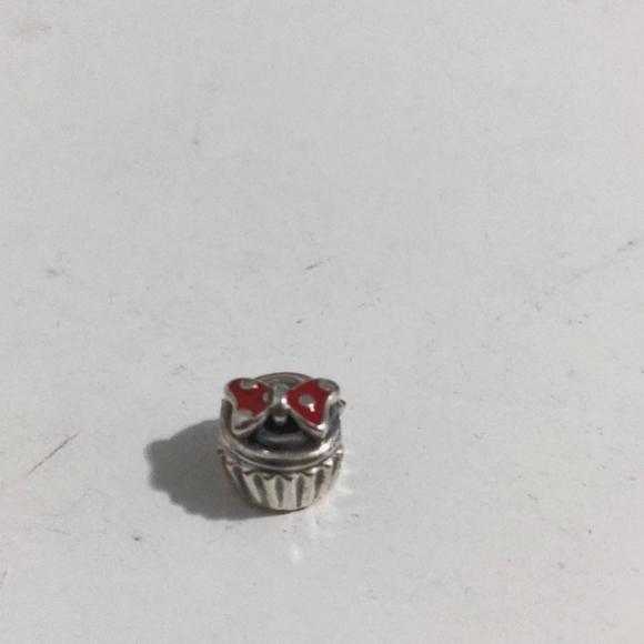 Pandora Minnie cupcake charm - Picture 1 of 3
